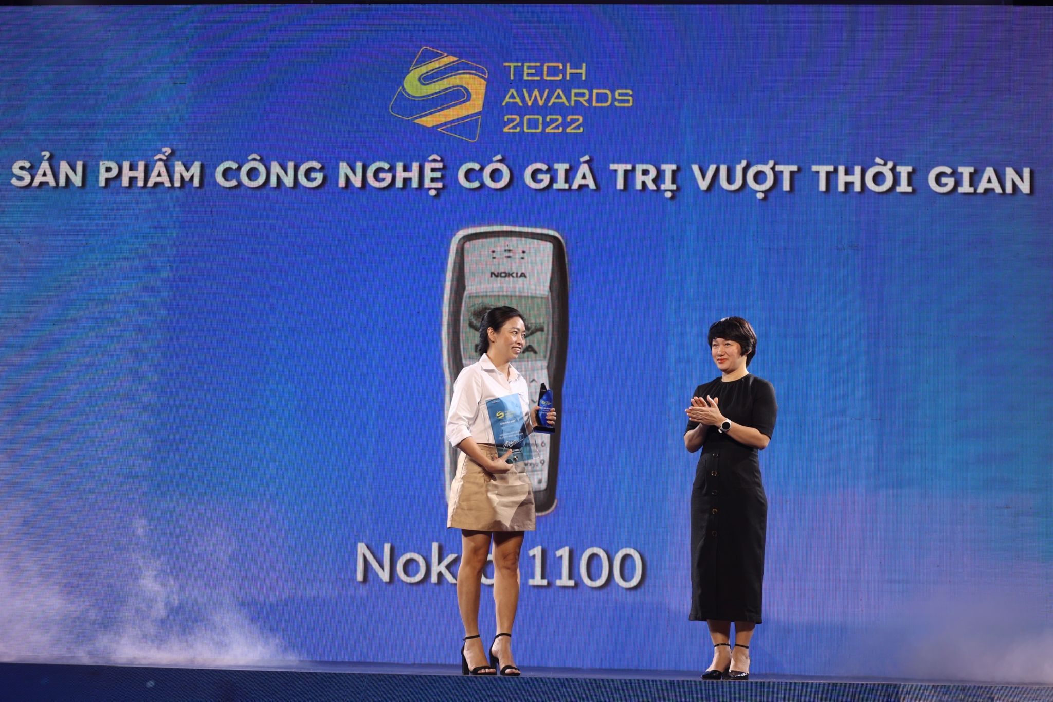 iPhone 14 Pro Max là điện thoại xuất sắc của năm tại Tech Awards 2022