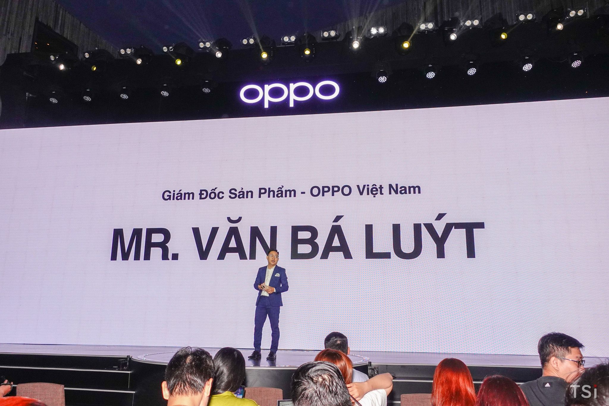 OPPO Reno8 T Series ra mắt cùng tai nghe không dây Enco Air3