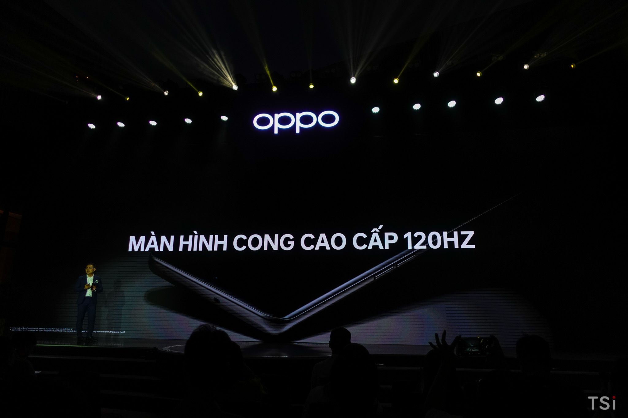 OPPO Reno8 T Series ra mắt cùng tai nghe không dây Enco Air3