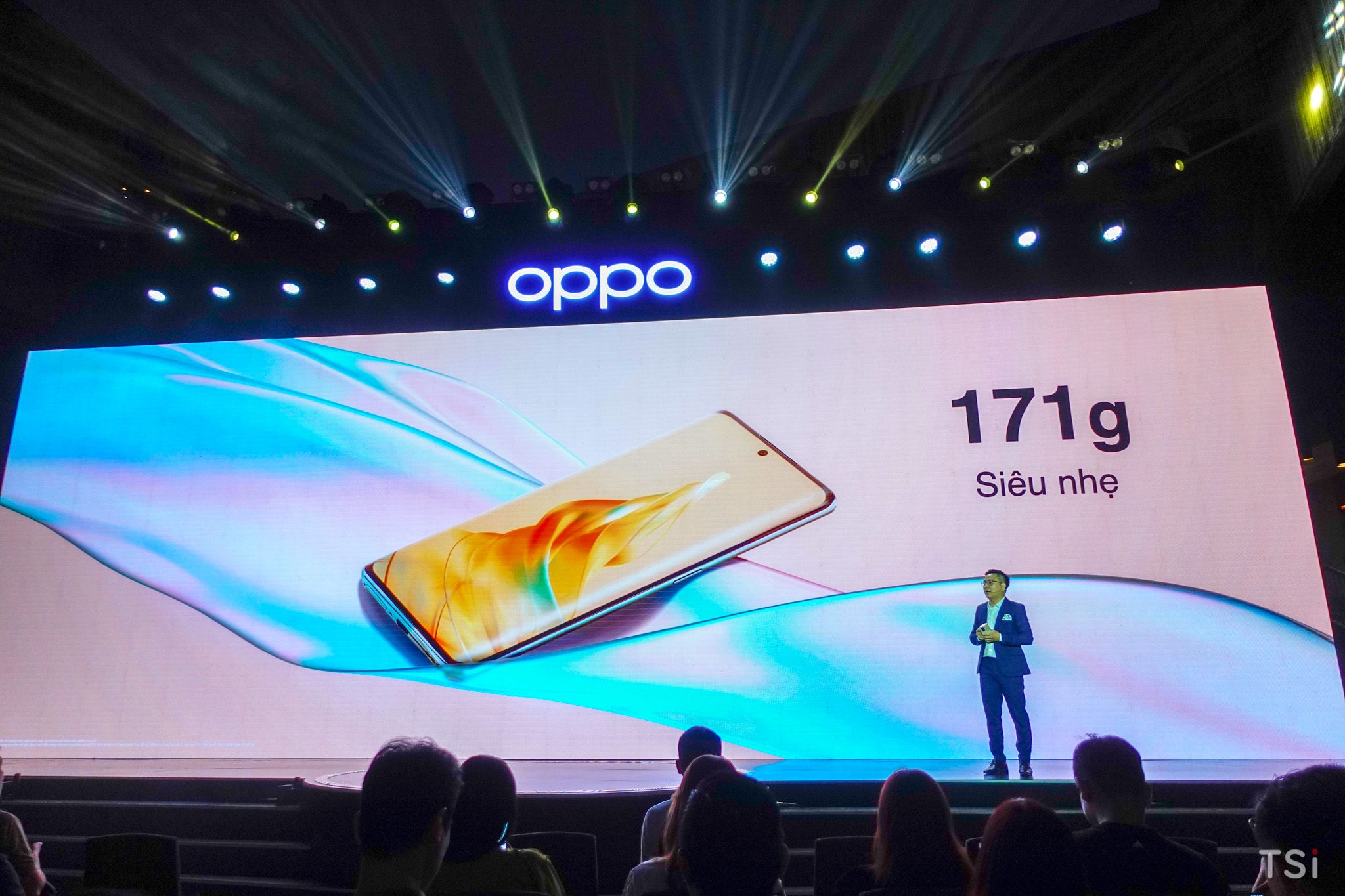 OPPO Reno8 T Series ra mắt cùng tai nghe không dây Enco Air3