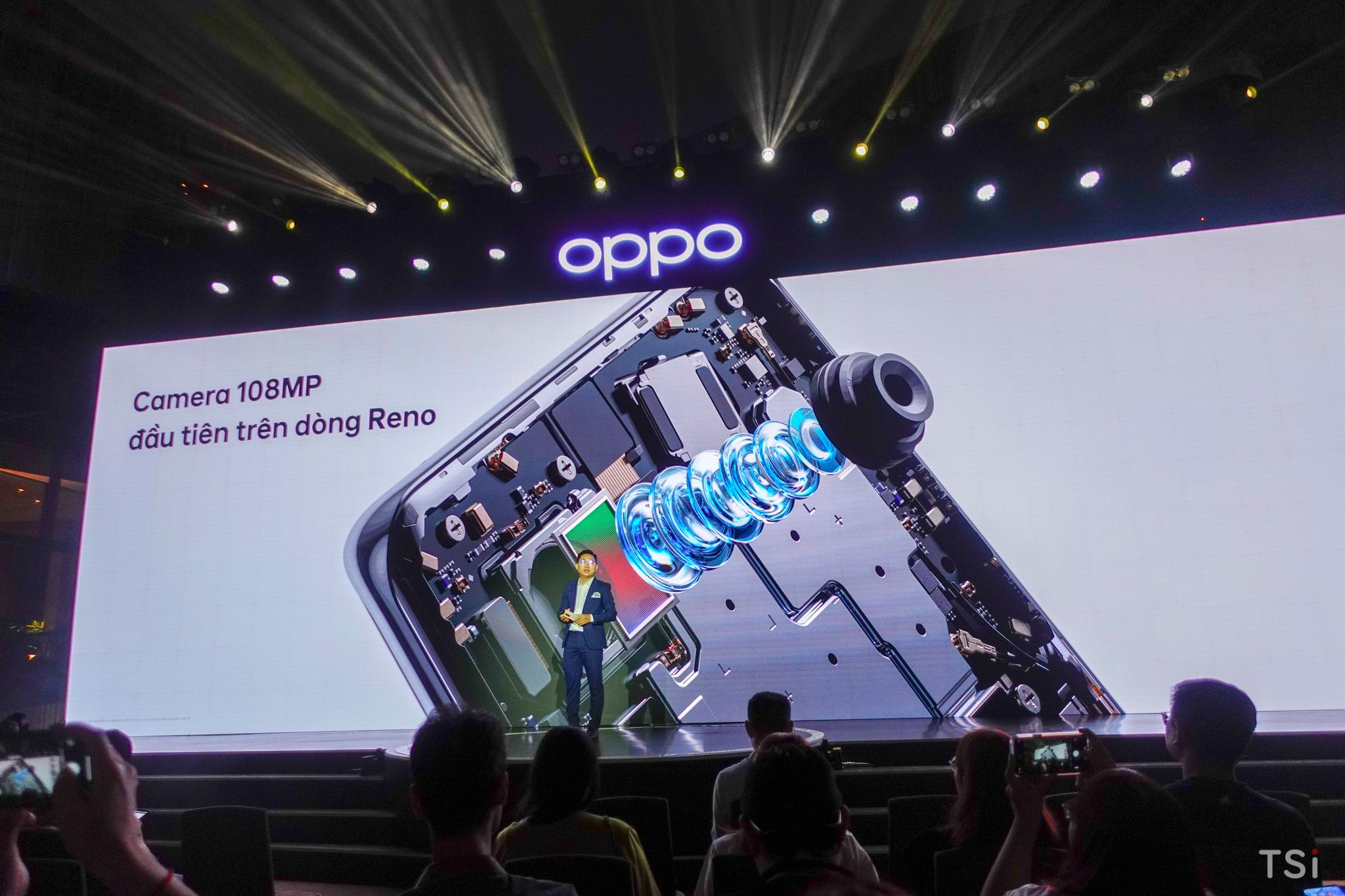 OPPO Reno8 T Series ra mắt cùng tai nghe không dây Enco Air3