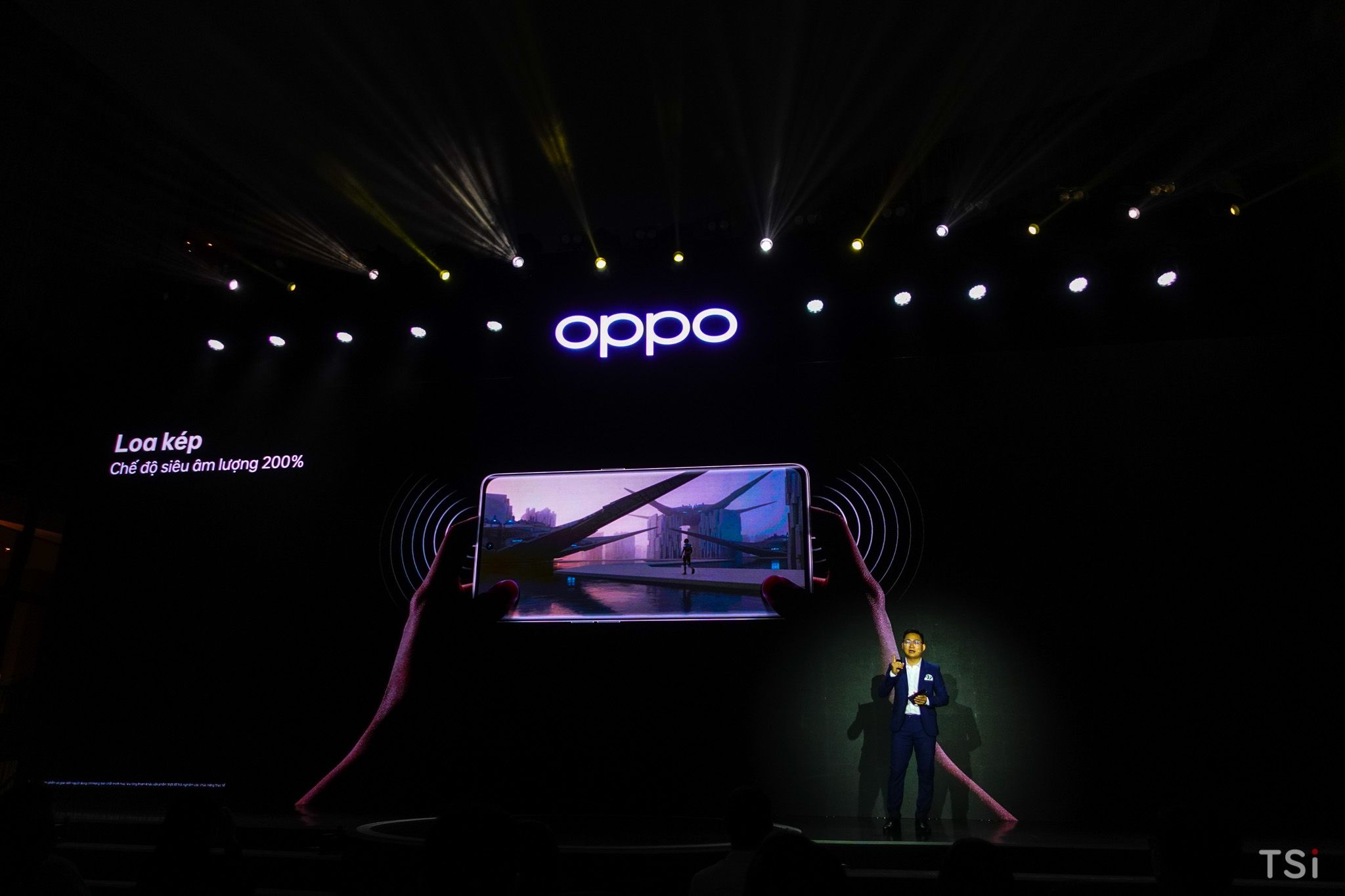 OPPO Reno8 T Series ra mắt cùng tai nghe không dây Enco Air3