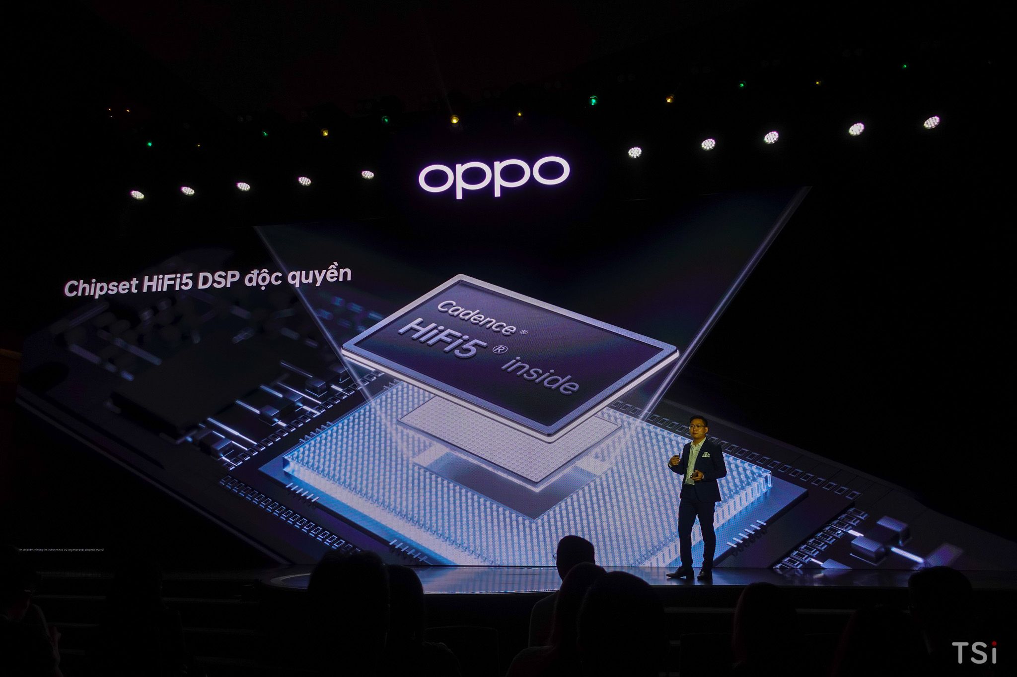 OPPO Reno8 T Series ra mắt cùng tai nghe không dây Enco Air3