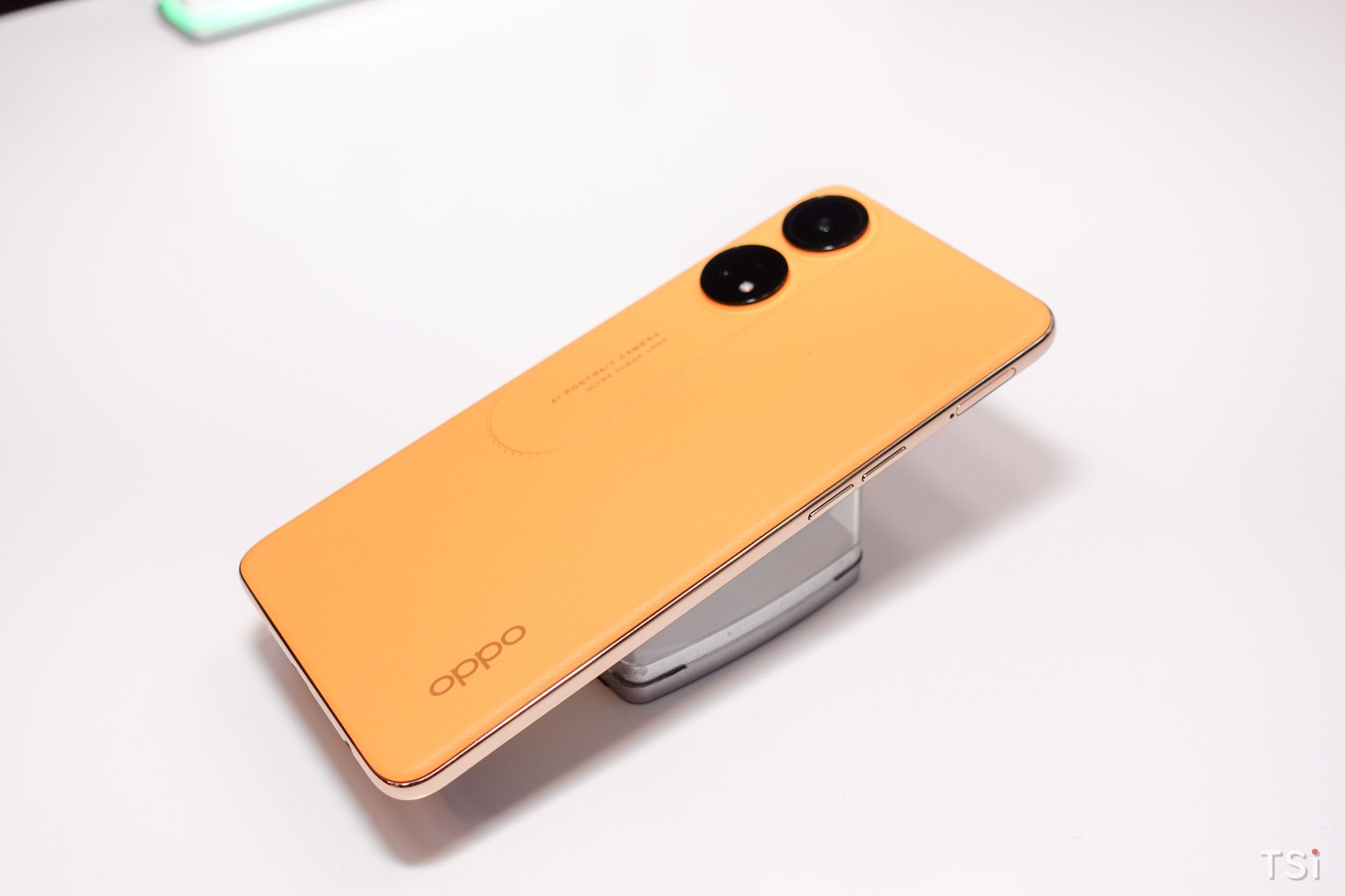 OPPO Reno8 T Series ra mắt cùng tai nghe không dây Enco Air3