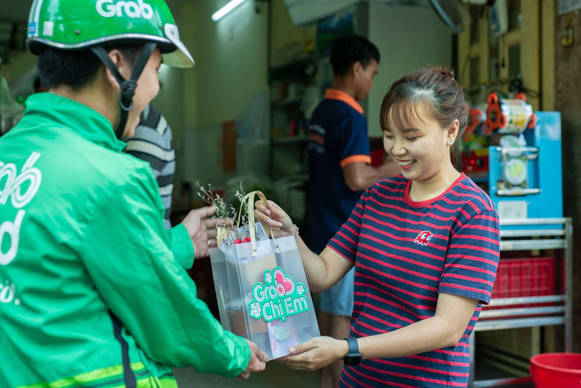 Grab tặng gần 2.000 phần quà tri ân đối tác nữ nhân dịp Quốc tế Phụ Nữ 08/03