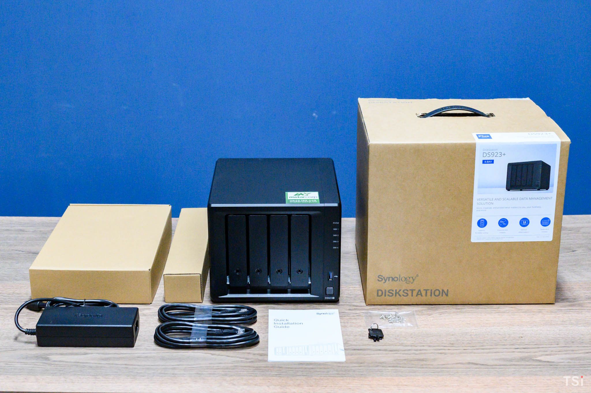 Mở hộp Synology DS923+: ổ NAS 4 khay đáng mua nhất năm 2023