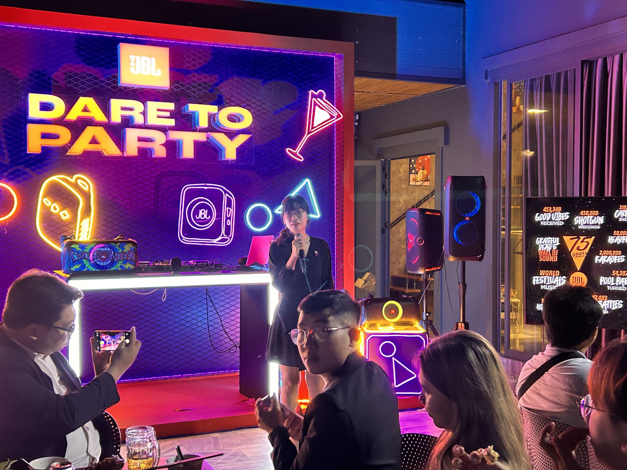 Khuấy động không gian buổi tiệc với 3 dòng loa JBL PartyBox mới