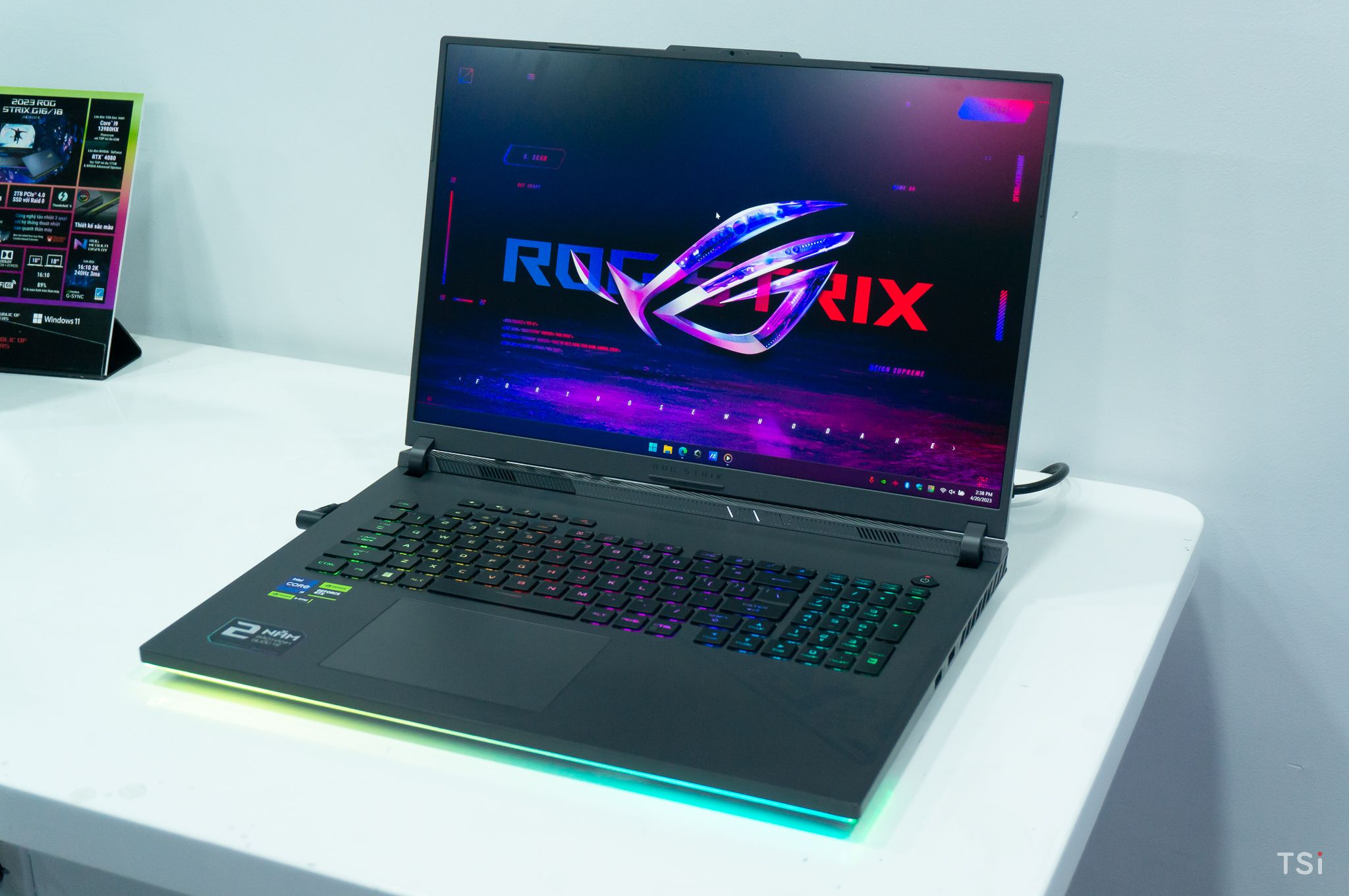 ASUS Republic of Gamers giới thiệu hệ sinh thái toàn diện cho Game thủ