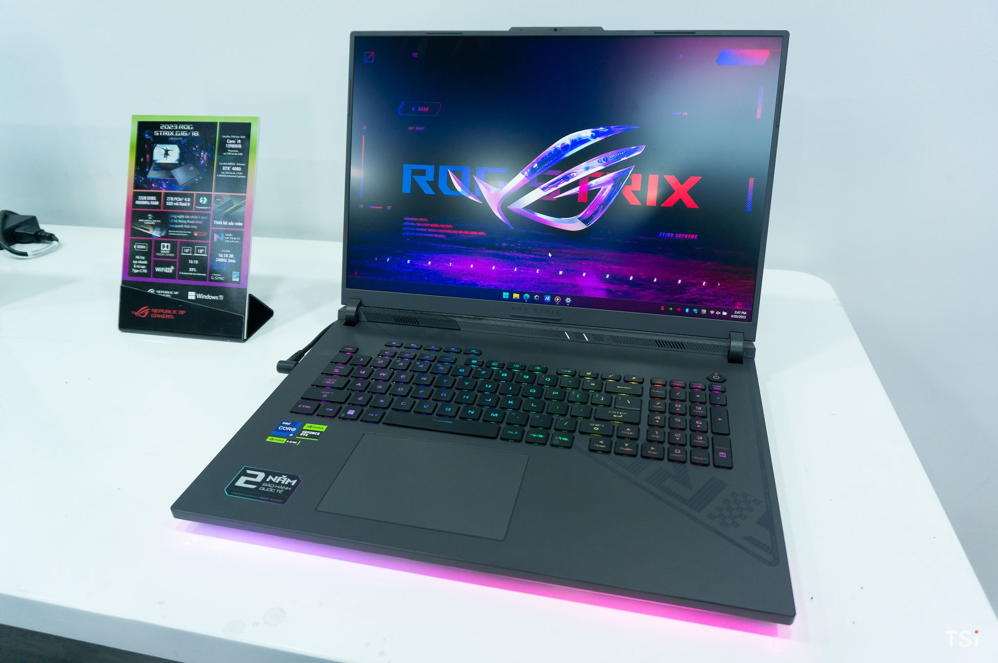 ASUS Republic of Gamers giới thiệu hệ sinh thái toàn diện cho Game thủ