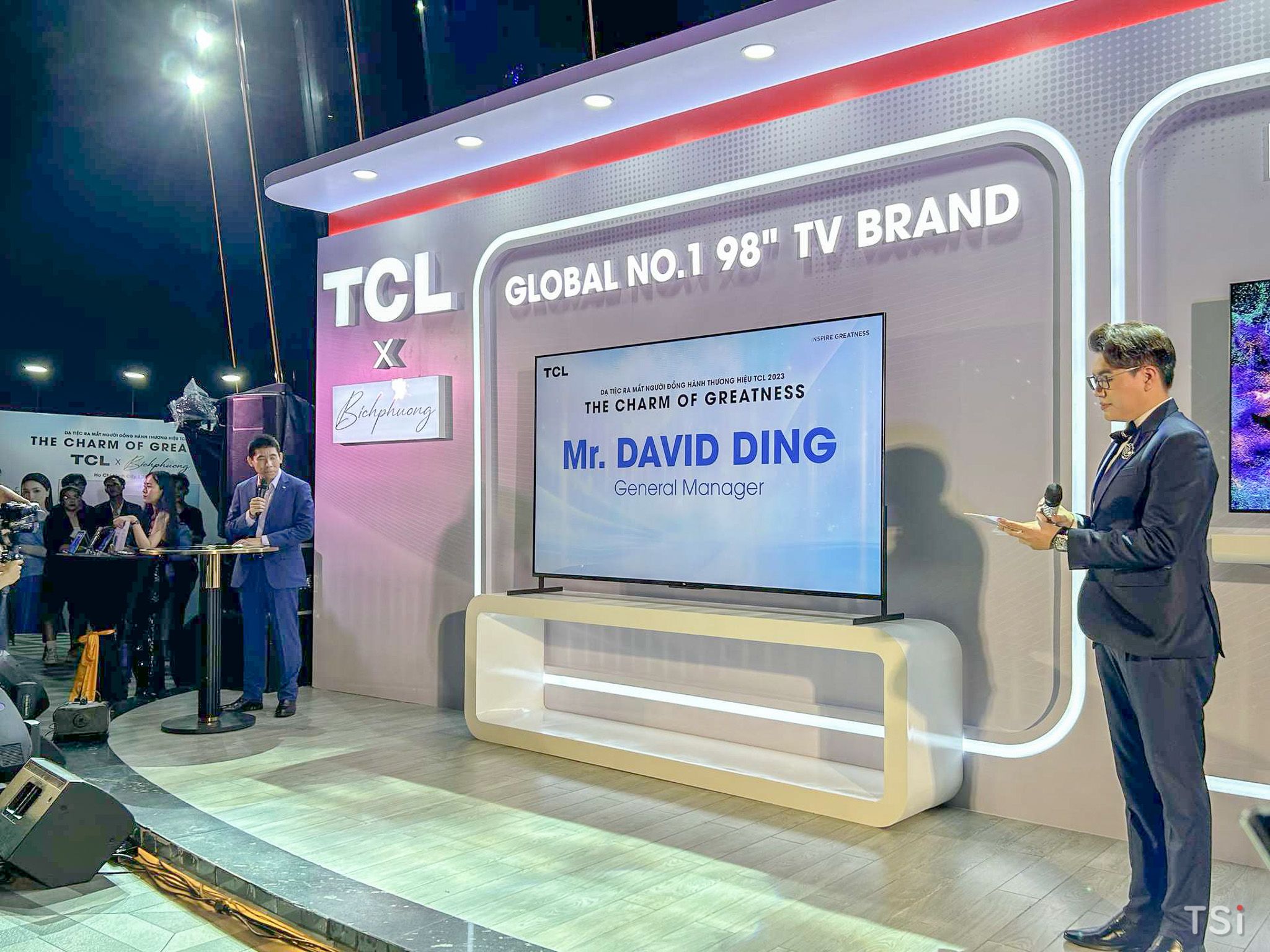 TCL công bố ca sĩ Bích Phương là người đồng hành thương hiệu 2023