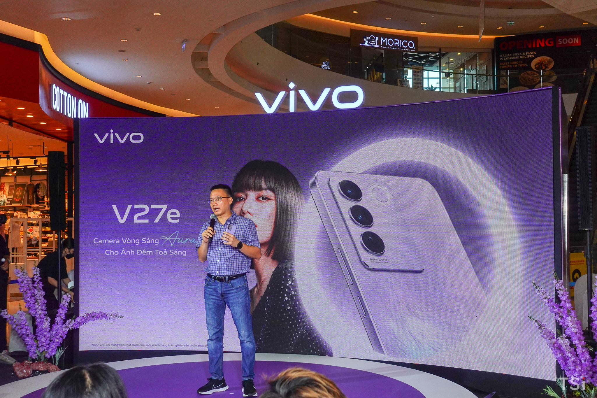 Vivo V27e lên kệ giá từ 9 triệu đồng