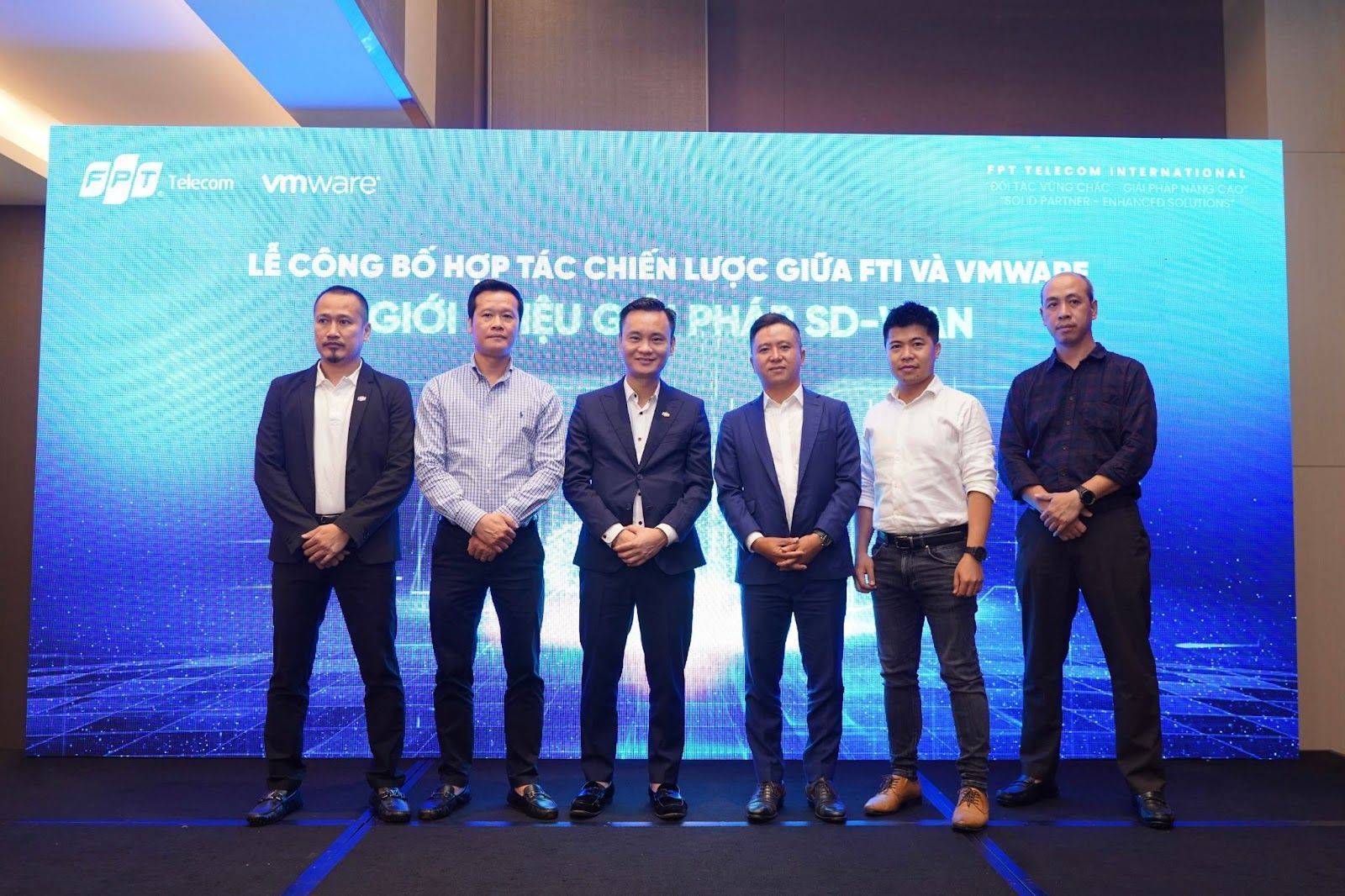 FPT International Telecom hợp tác chiến lược cùng VMware ra mắt giải pháp SD-WAN hỗ trợ doanh nghiệp Việt Nam kết nối và bảo mật mạng