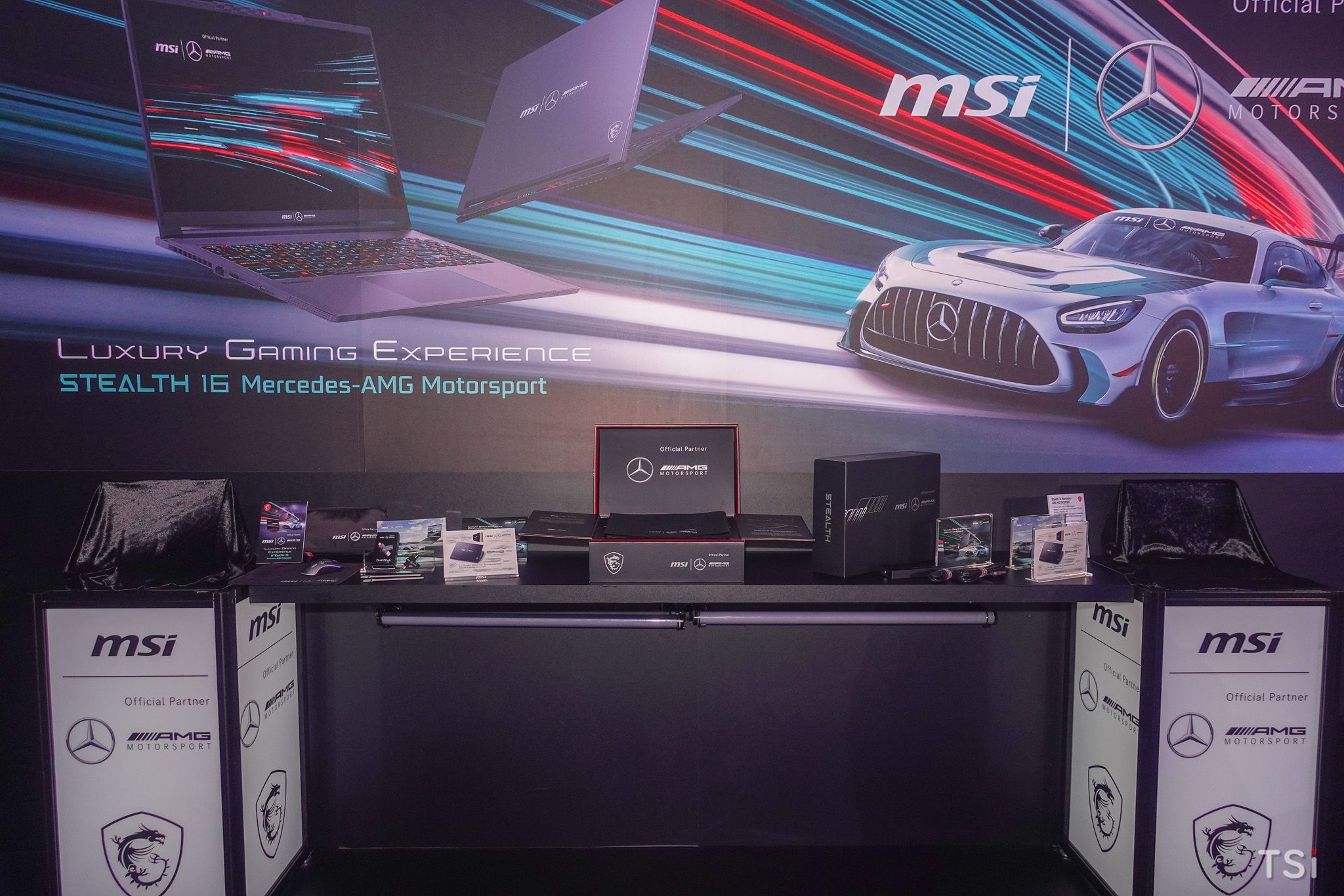 MSI hợp tác cùng Mercedes-AMG ra mắt Stealth 16 Mercedes-AMG Motorsport