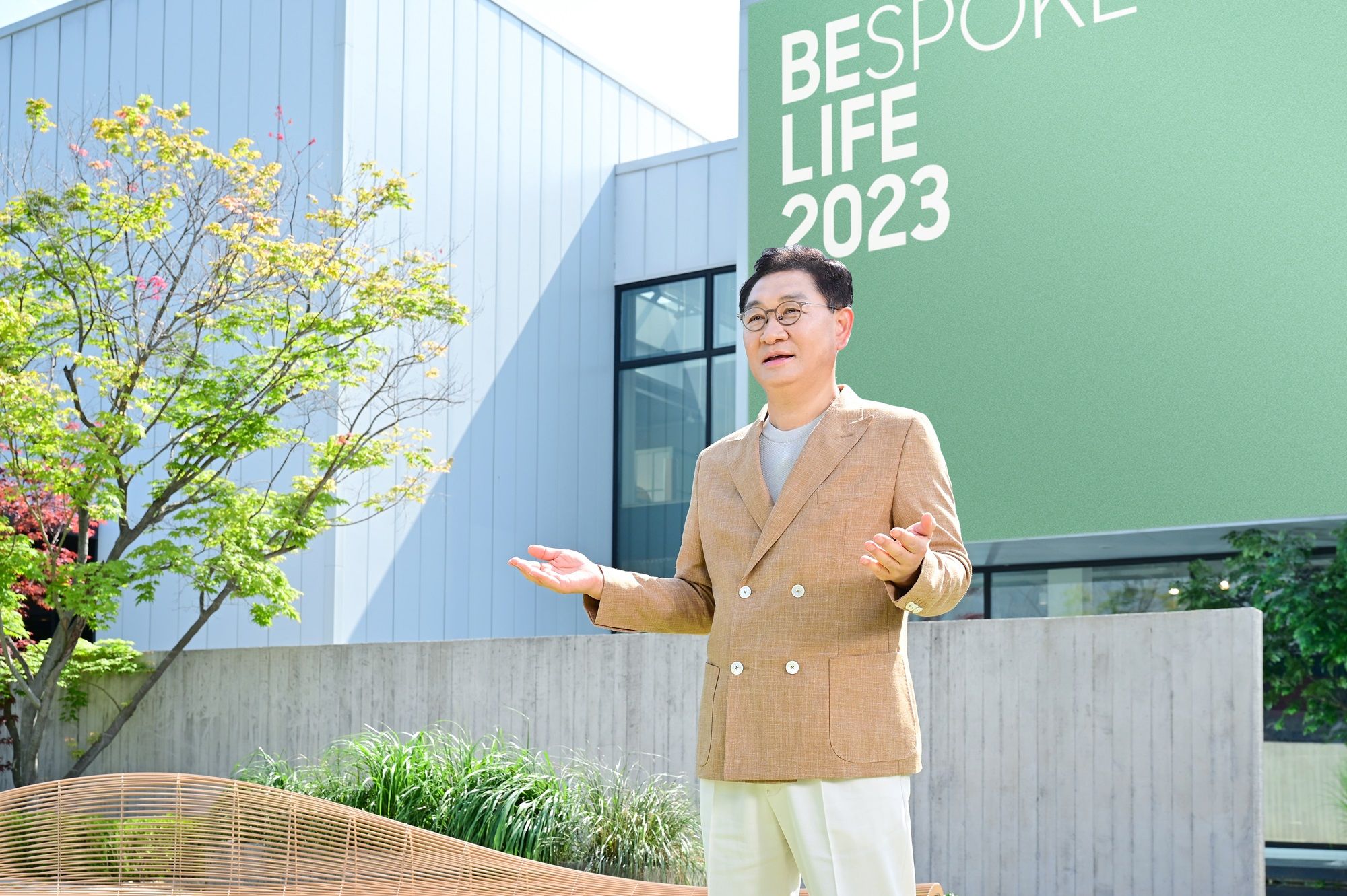 214475-bespoke-life-2023-samsung-ben-vung