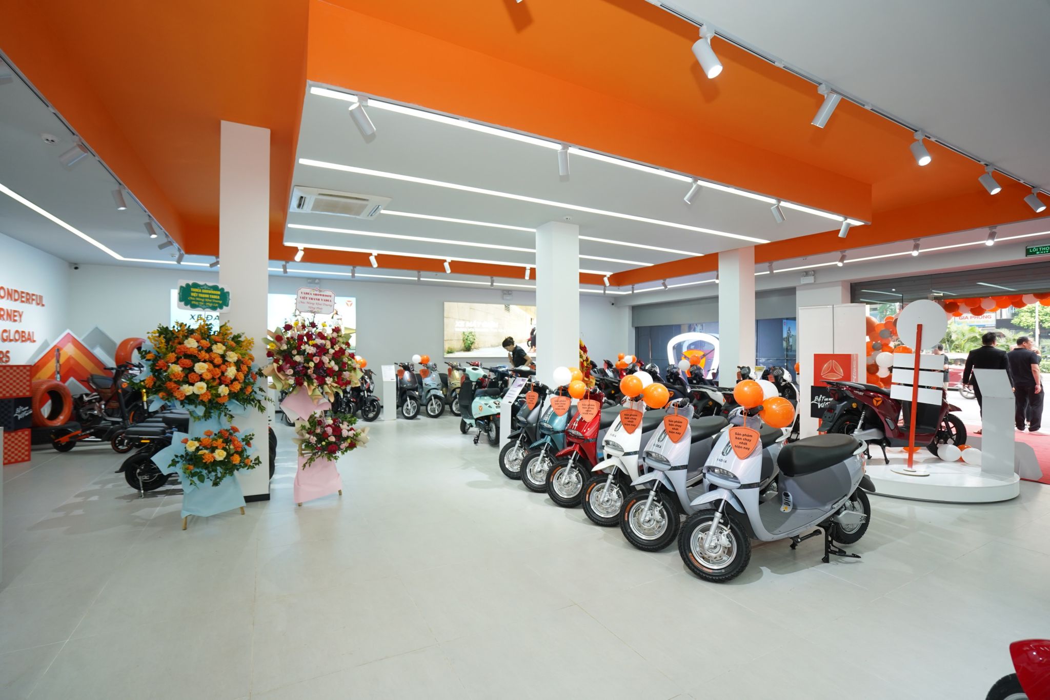 214567-yadea-showroom-tieu-chuan-moi-viet-nam