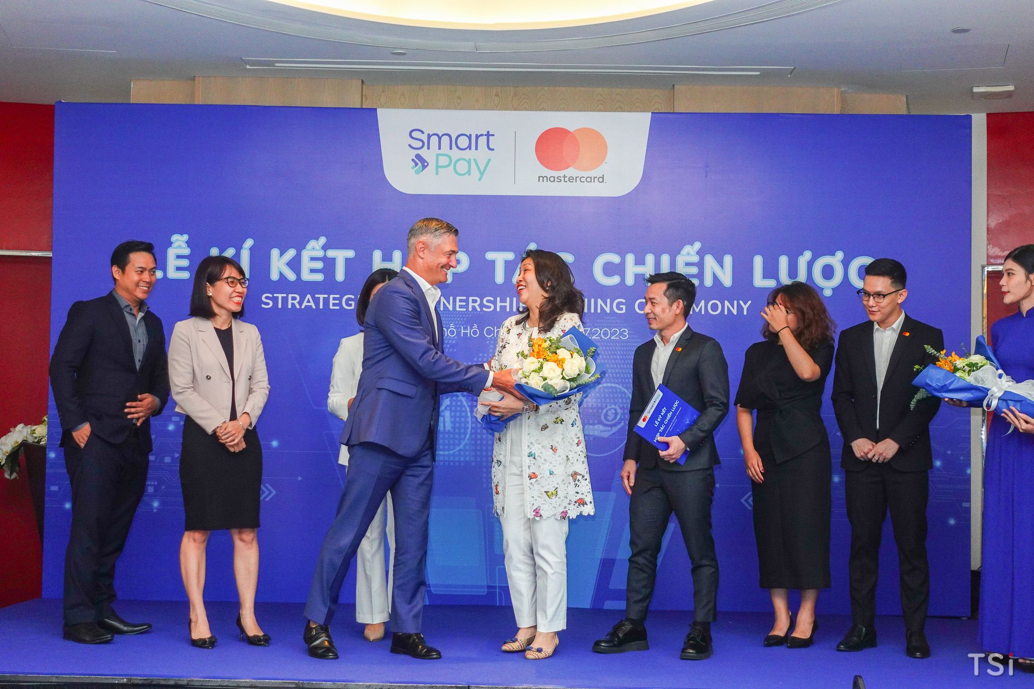 Mastercard mở rộng quan hệ đối tác chiến lược với SmartPay nhằm thúc đẩy áp dụng thanh toán không tiền mặt tại Việt Nam