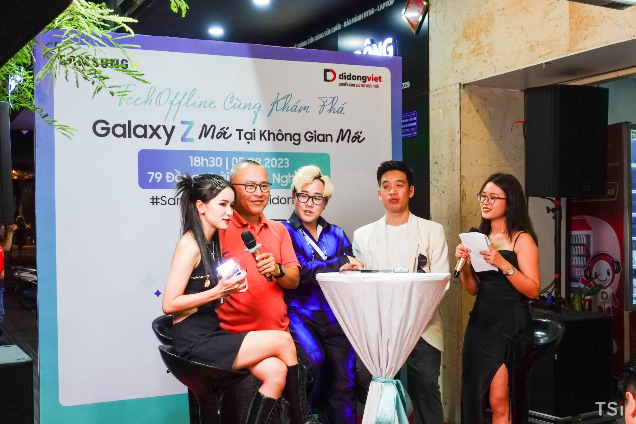 Di Động Việt tổ chức Tech Offline: Cùng khám phá Galaxy Z mới