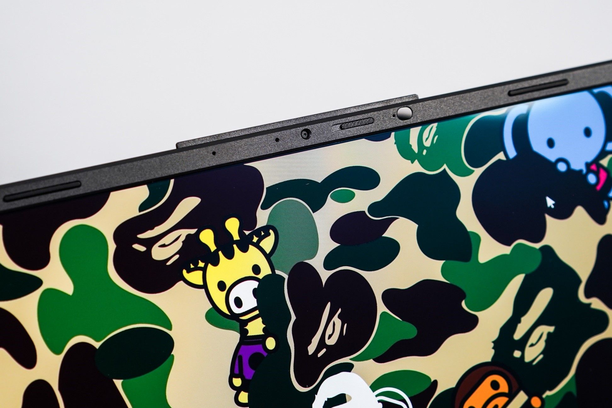 219048-asus-vivobook-s-15-oled-bape-edition