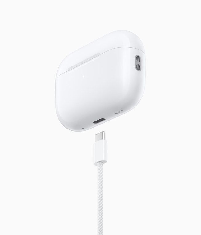 220697-apple-apple-watch-series-airpods-pro-moi