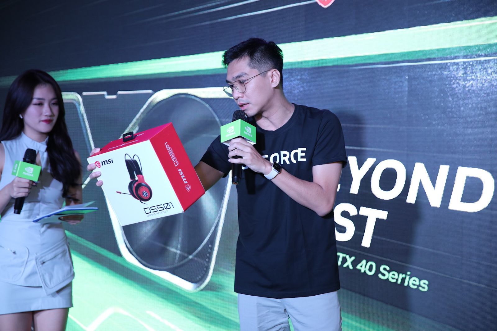 CEO NVIDIA bất ngờ xuất hiện tại sự kiện GeForce Fans Party