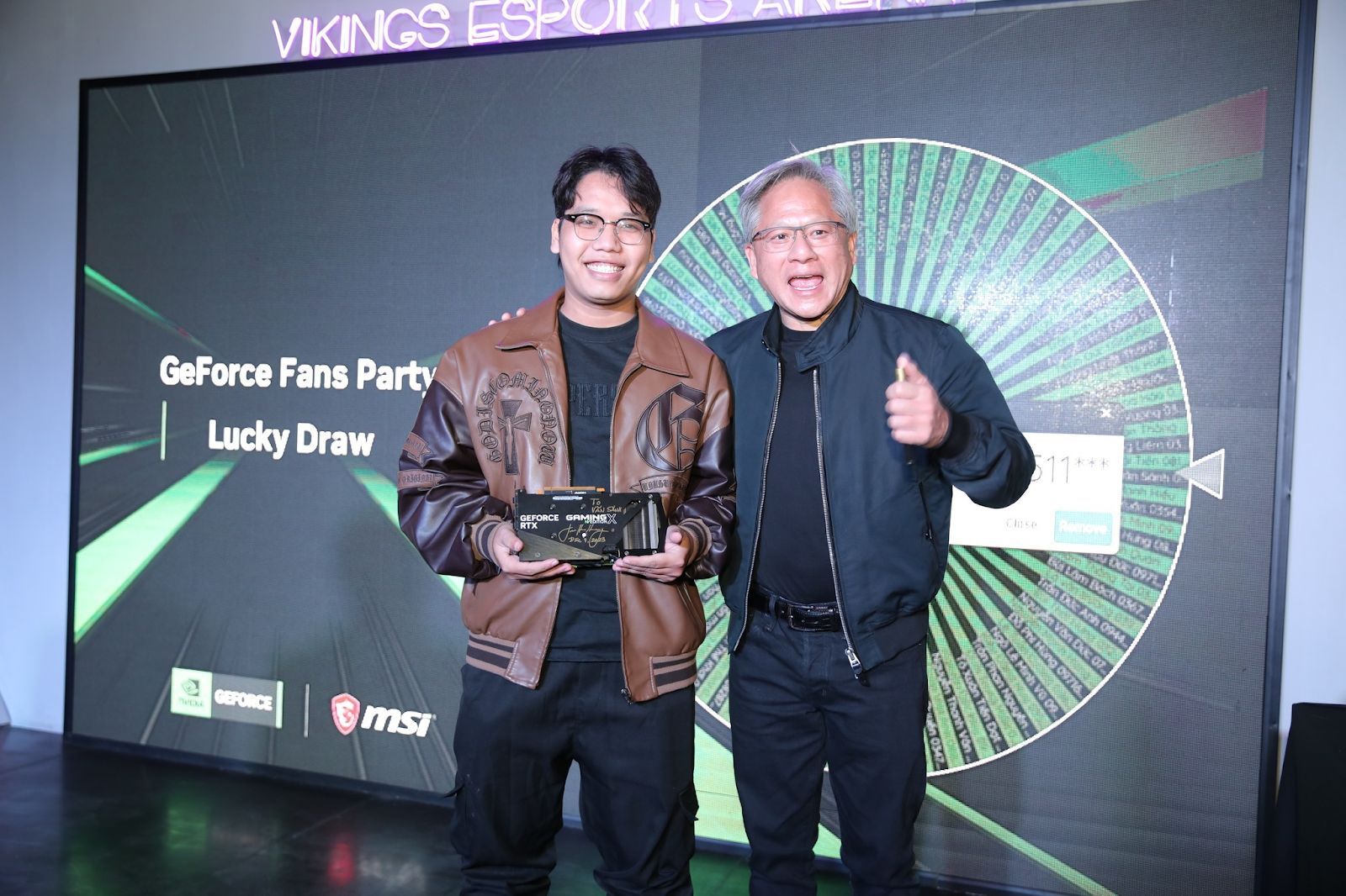 CEO NVIDIA bất ngờ xuất hiện tại sự kiện GeForce Fans Party