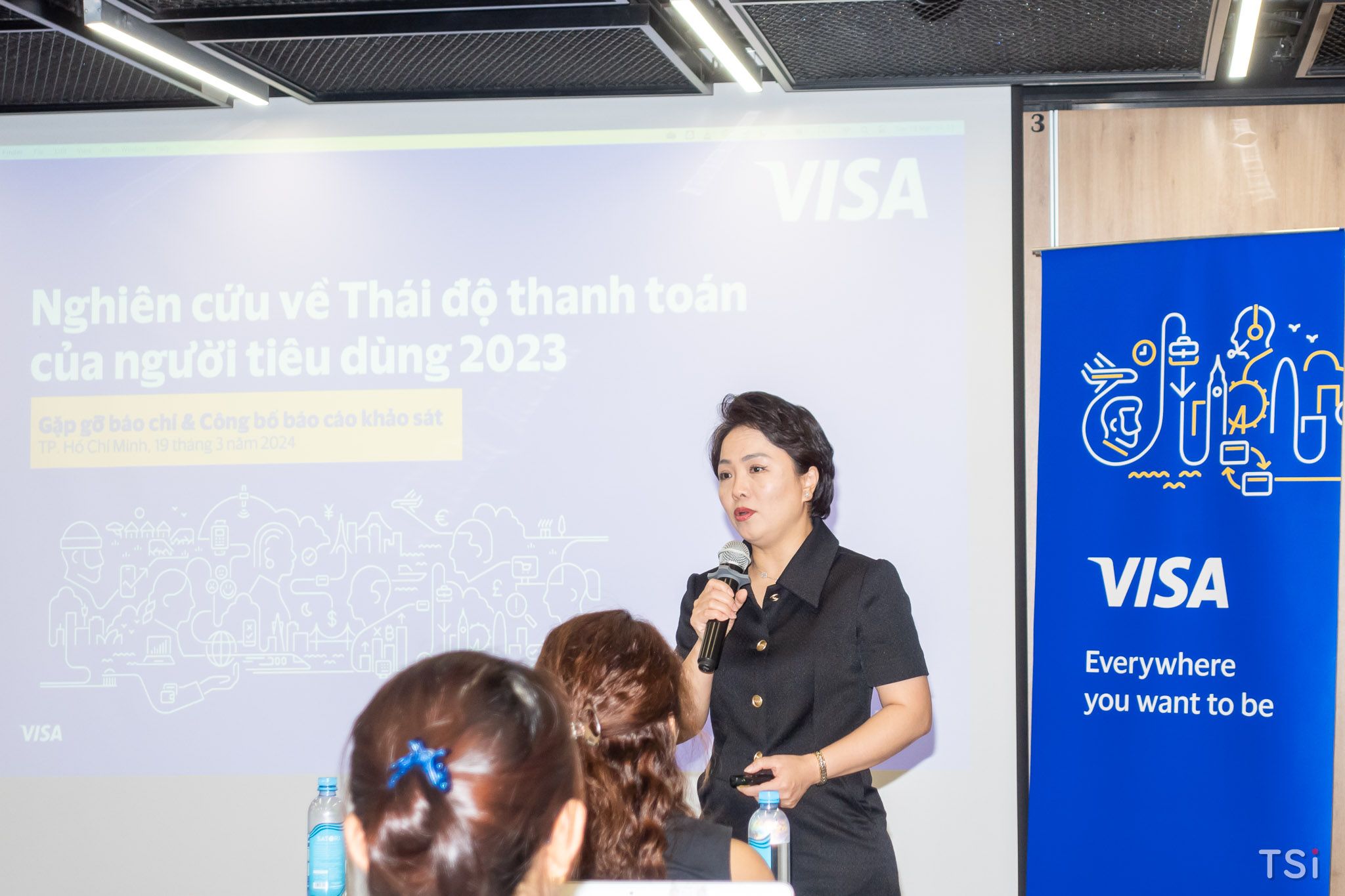 Làn sóng thanh toán không dùng tiền mặt tại Việt Nam: Cùng Visa nhìn về tương lai tiêu dùng