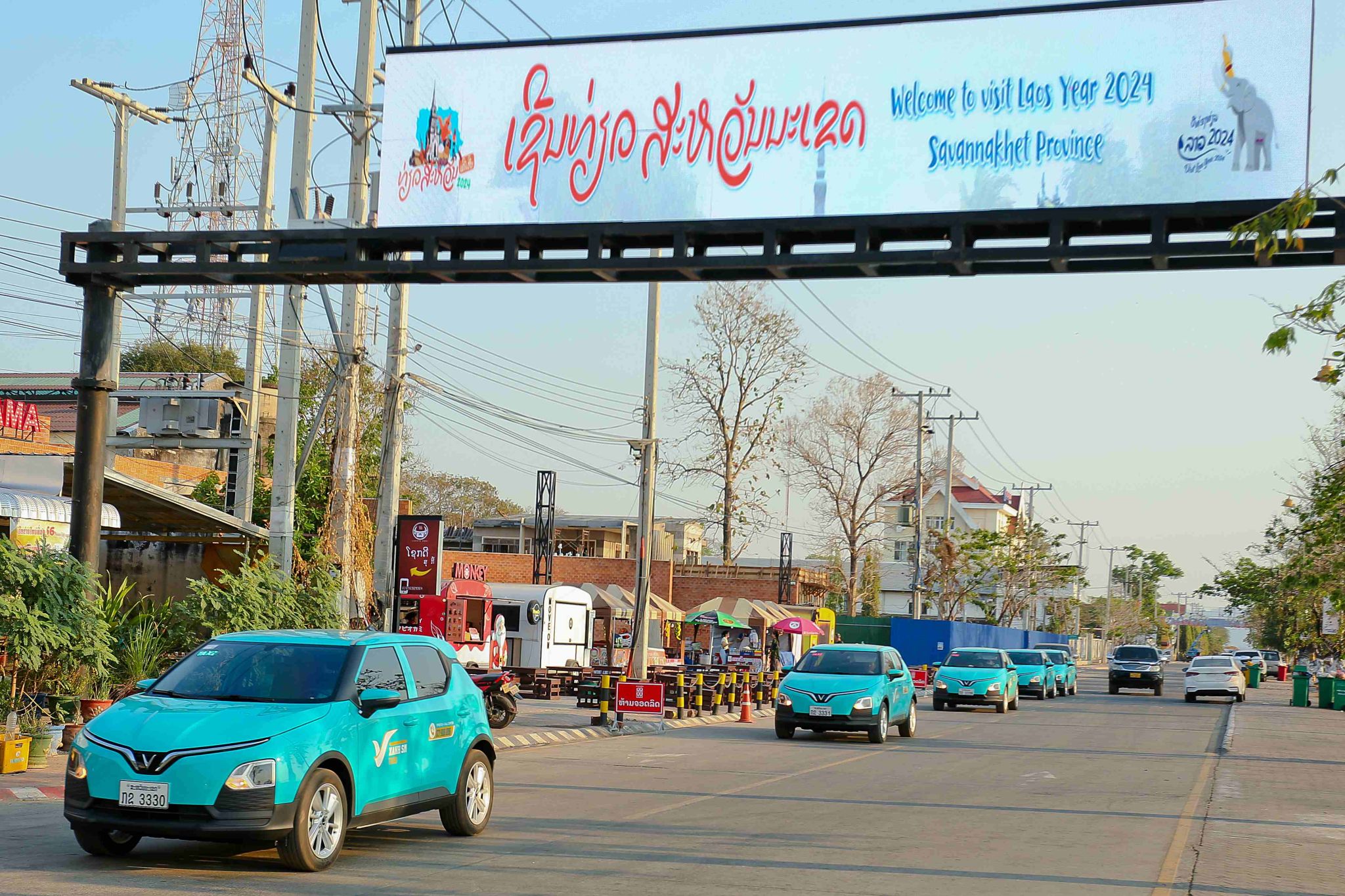 230144-xanh-sm-lao-khai-truong-tai-savannakhet