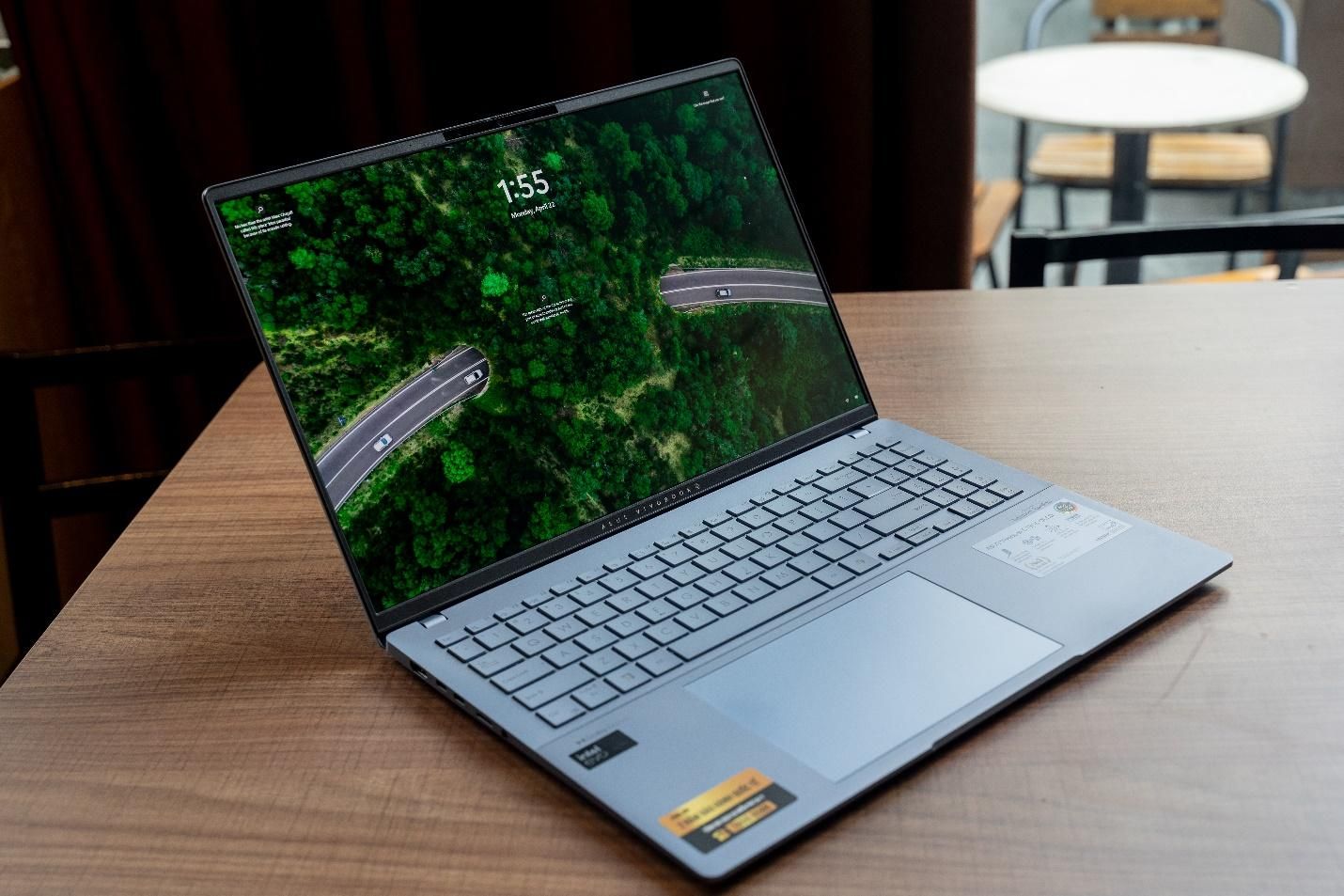 ASUS Vivobook S 16 OLED: cân bằng giữa thiết kế và hiệu năng