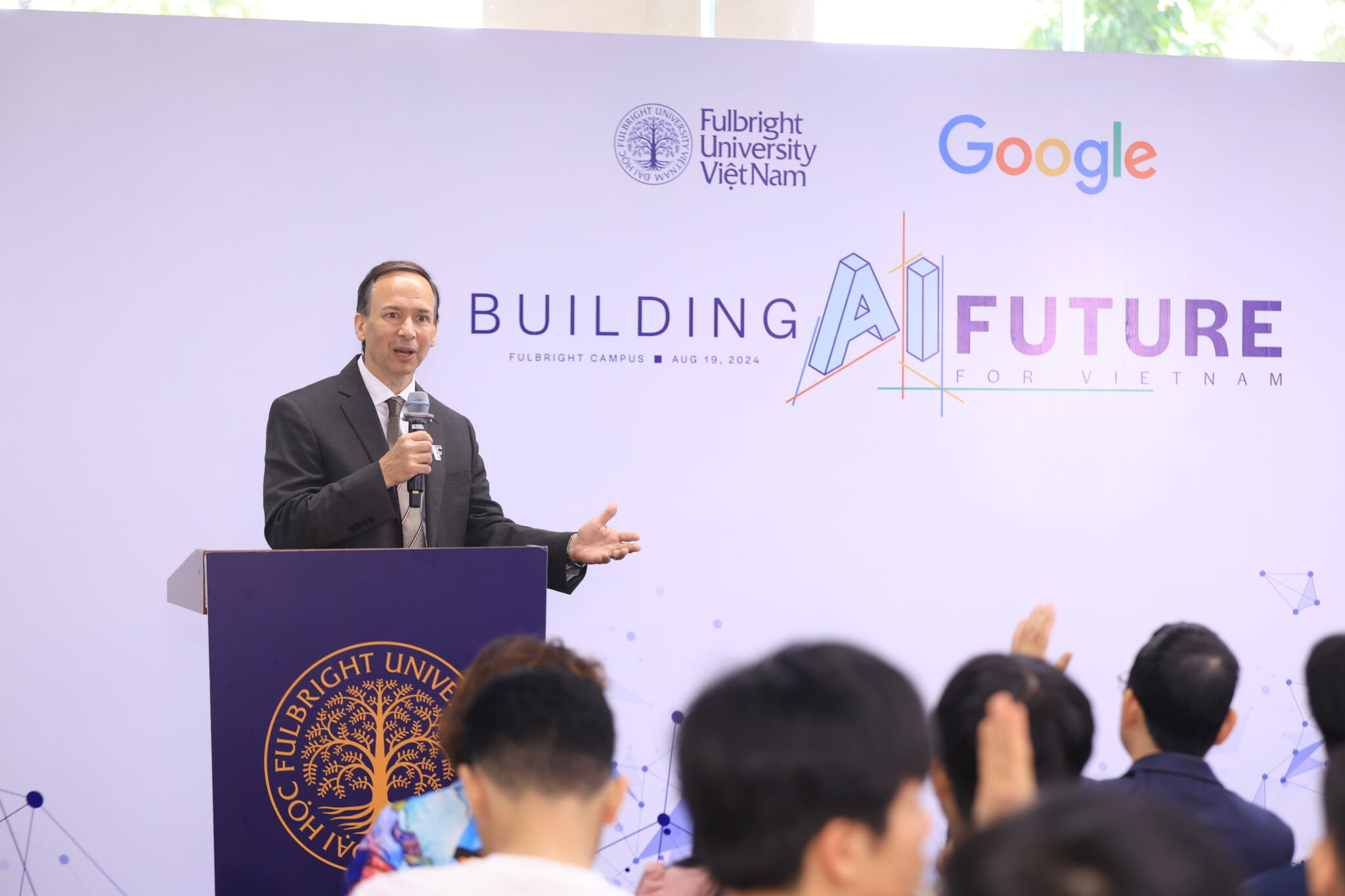 Trường Đại học Fulbright Việt Nam nhận khoản tài trợ 1,5 triệu USD từ Google để thúc đẩy nghiên cứu và giáo dục về AI tại Việt Nam