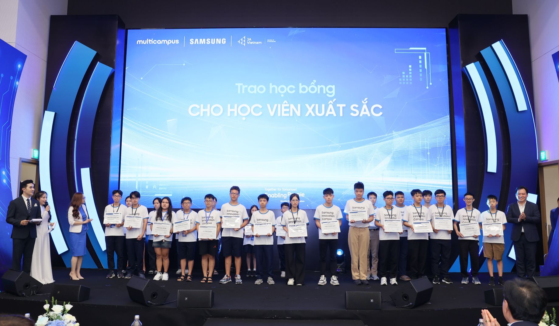 Samsung Việt Nam tổng kết chương trình phát triển nhân tài công nghệ Samsung Innovation Campus 2023-2024