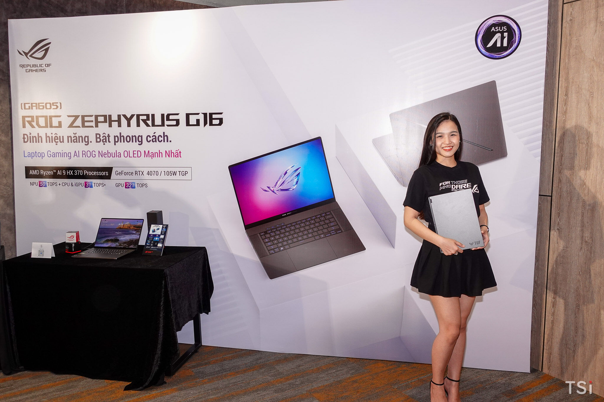 ASUS ROG ra mắt dải laptop gaming AI với bộ xử lý AMD Ryzen AI 300 Series đầu tiên tại Việt Nam