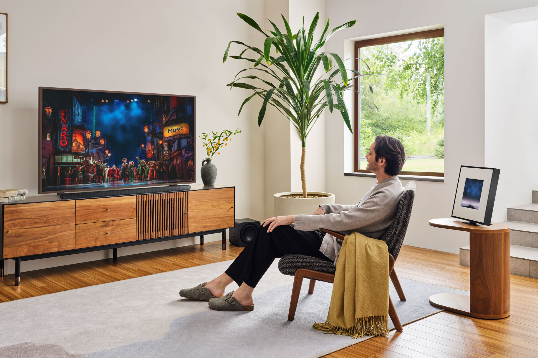 Samsung bắt tay Universal Pictures trình làng phiên bản giới hạn loa tranh Music Frame tại IFA 2024