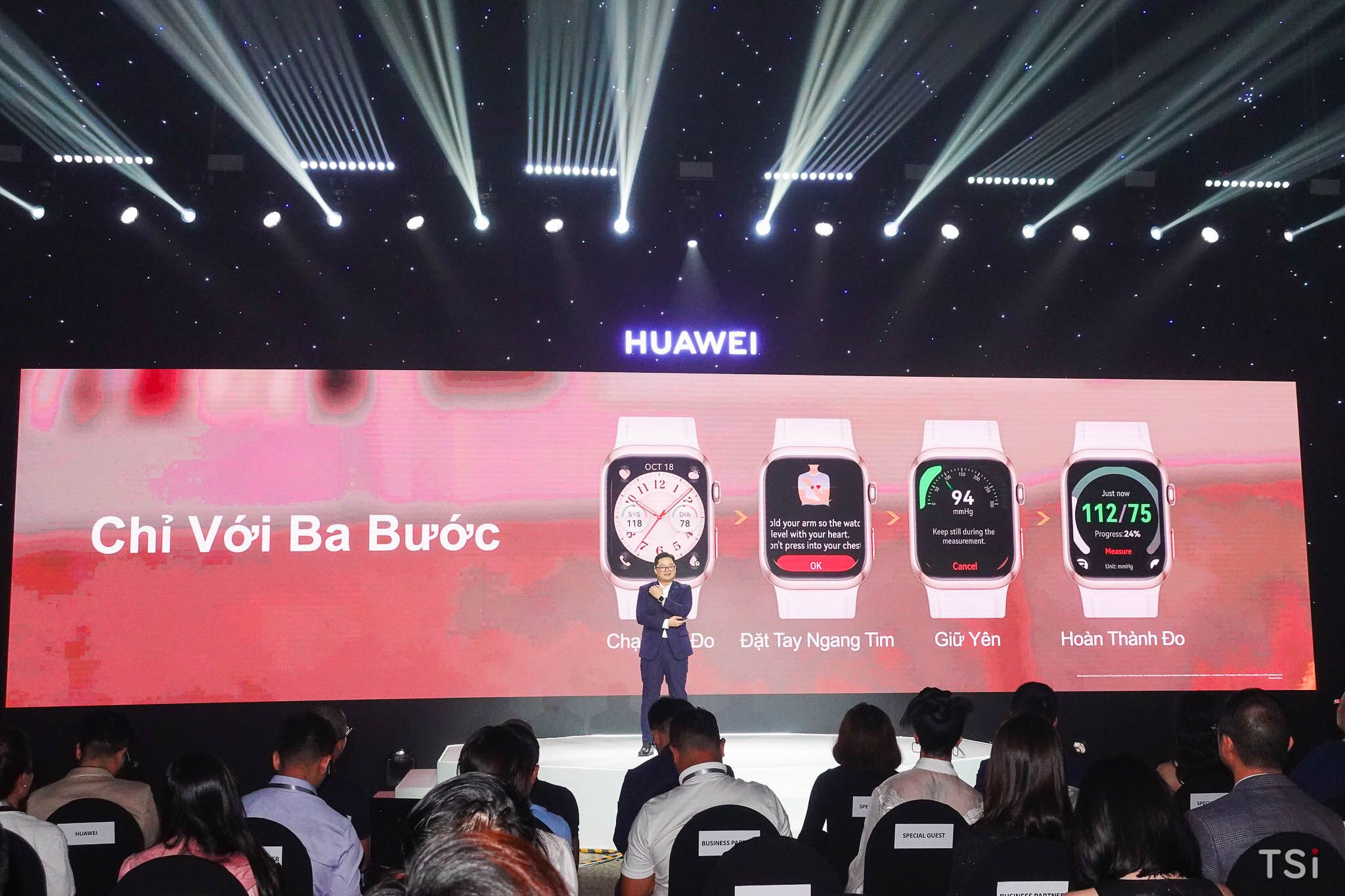 HUAWEI Watch GT 5 Series mở bán với giá từ 5 triệu đồng