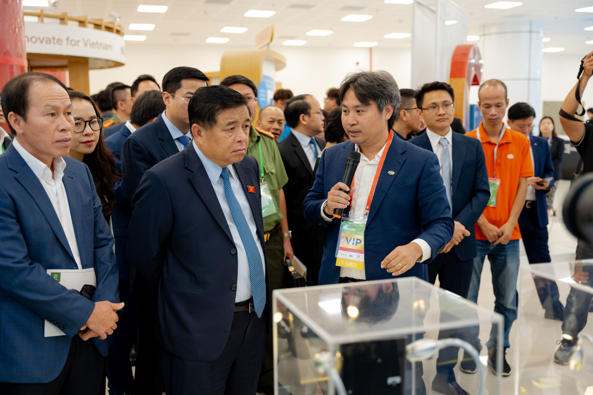 FPT trình diễn hệ sinh thái bán dẫn tại SEMIExpo Viet Nam 2024