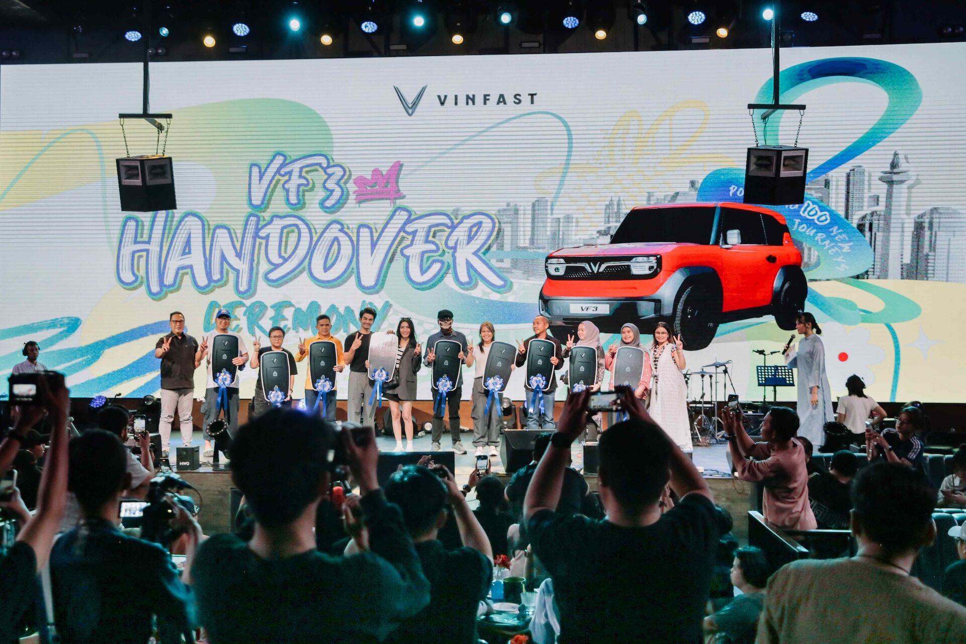 VinFast bàn giao 400 xe VF 3 cho đại lý và khách hàng tại Indonesia chỉ sau 2 tháng mở bán